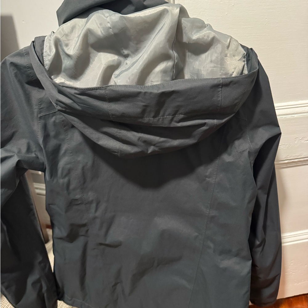 The North Face Women's Black and Pink Ski Jacket - Picture 5 of 5